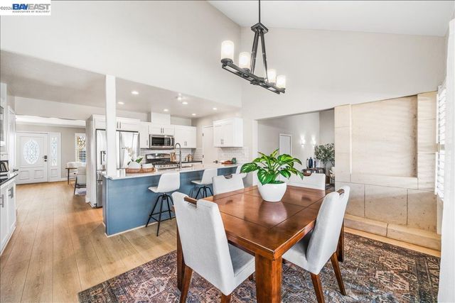 552 Hanover St, Livermore, CA 94551