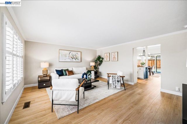 552 Hanover St, Livermore, CA 94551