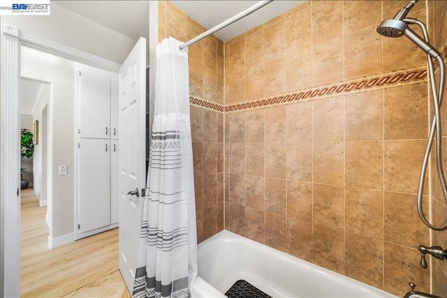 552 Hanover St, Livermore, CA 94551