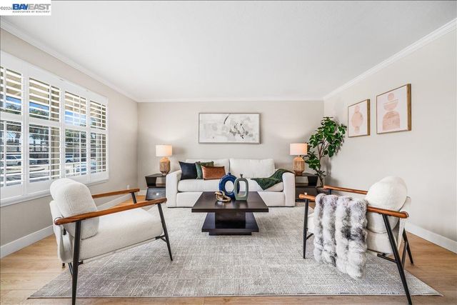 552 Hanover St, Livermore, CA 94551