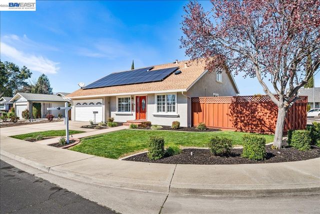 552 Hanover St, Livermore, CA 94551