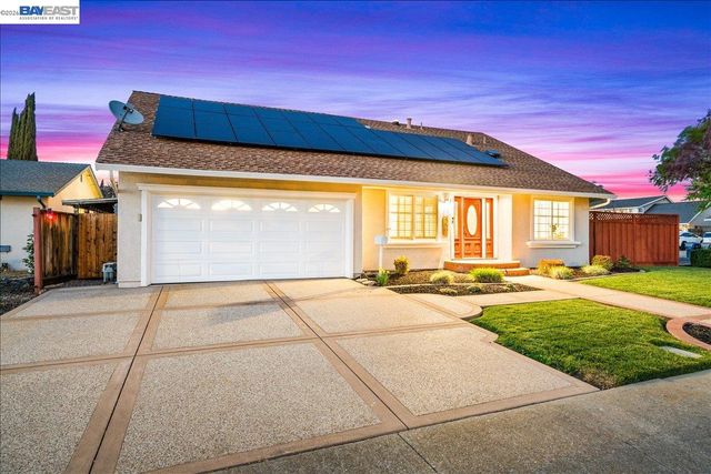 552 Hanover St, Livermore, CA 94551