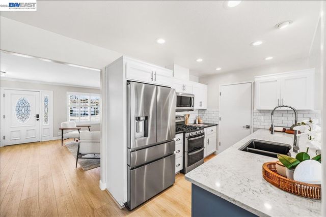 552 Hanover St, Livermore, CA 94551