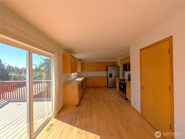 27721 145th Place SE, Kent, WA 98042