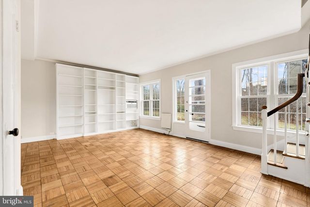 1455 MARTHA CUSTIS DR, Alexandria, VA 22302