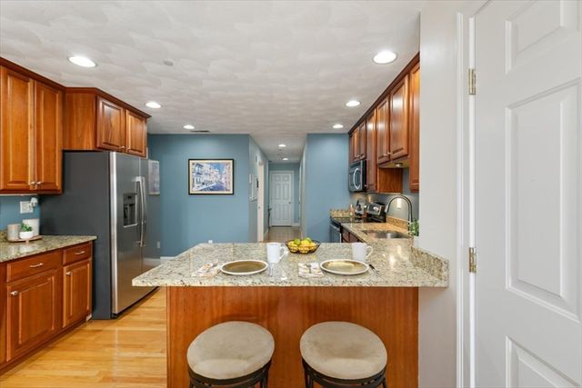 10 Cunningham Ln 204, Billerica, MA 01821
