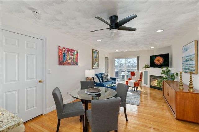 10 Cunningham Ln 204, Billerica, MA 01821