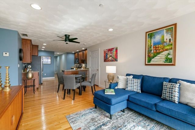 10 Cunningham Ln 204, Billerica, MA 01821