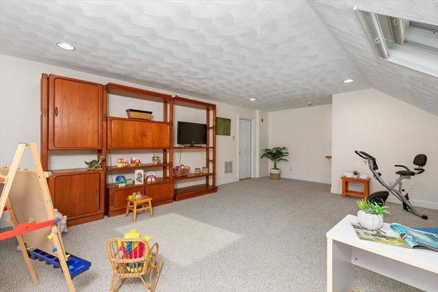 10 Cunningham Ln 204, Billerica, MA 01821