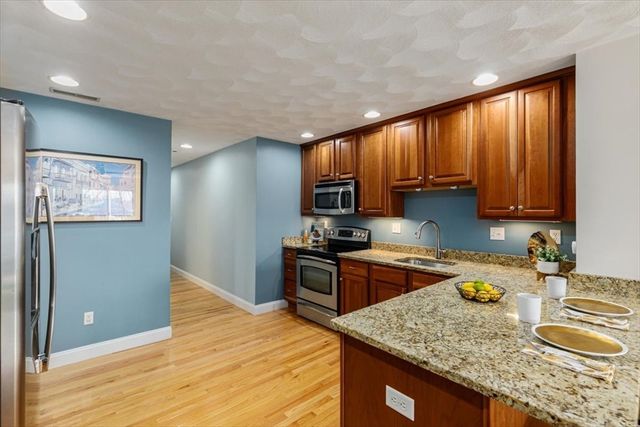 10 Cunningham Ln 204, Billerica, MA 01821