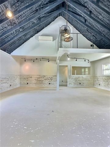 426 Van Buren, Eureka Springs, AR 72632