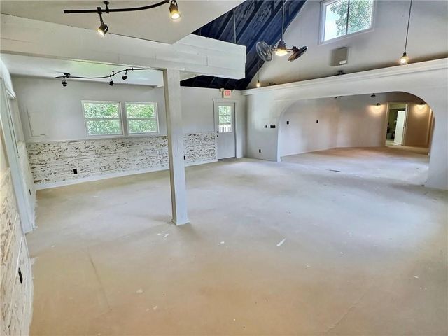426 Van Buren, Eureka Springs, AR 72632