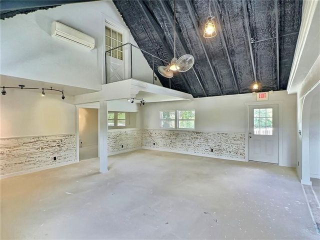426 Van Buren, Eureka Springs, AR 72632