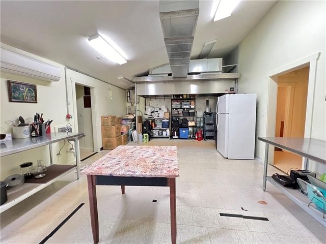 426 Van Buren, Eureka Springs, AR 72632