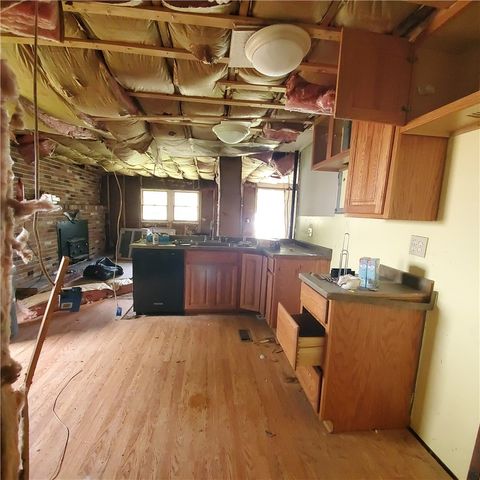 203 Rock Ave, West Mayfield, PA 15010