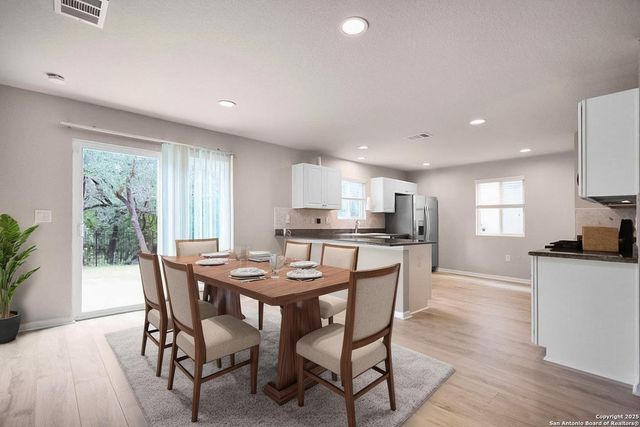 10218 Relic Oaks, San Antonio, TX 78240