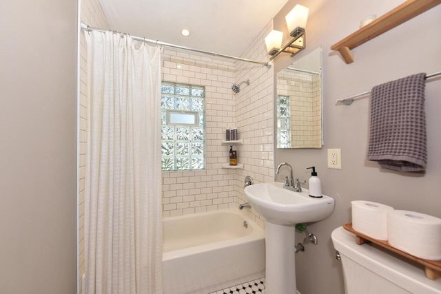 3429 N 95th STREET, Milwaukee, WI 53222