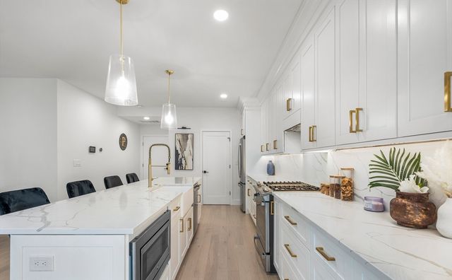 839 Saratoga St 3, Boston, MA 02128