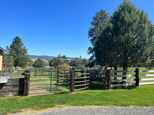 27847 Pine Creek Road, John Day, OR 97845