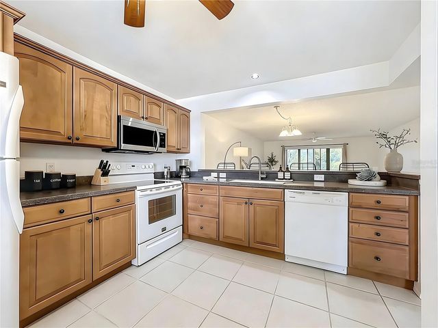 434 PALM TREE DRIVE 434, Bradenton, FL 34210