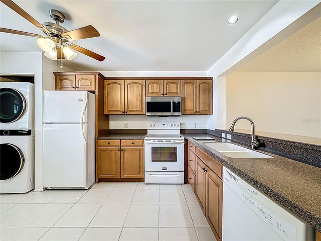 434 PALM TREE DRIVE 434, Bradenton, FL 34210