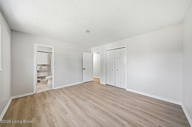 4507 Gaudet Rd, Jeffersontown, KY 40299
