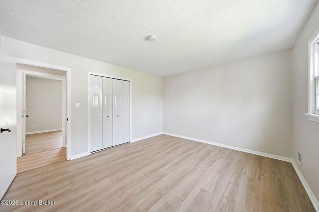4507 Gaudet Rd, Jeffersontown, KY 40299