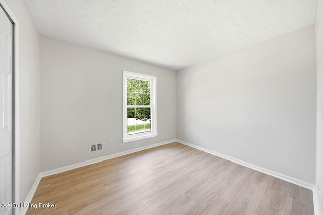 4507 Gaudet Rd, Jeffersontown, KY 40299