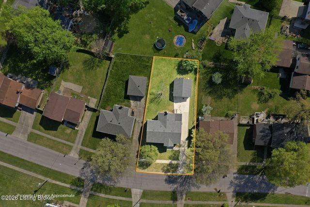 4507 Gaudet Rd, Jeffersontown, KY 40299