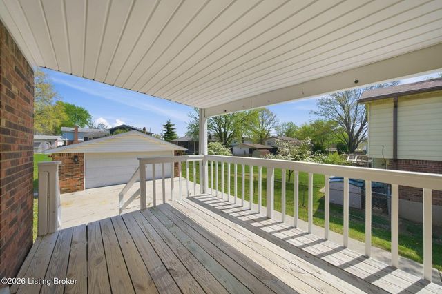 4507 Gaudet Rd, Jeffersontown, KY 40299