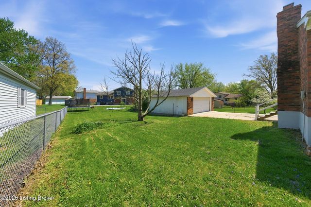 4507 Gaudet Rd, Jeffersontown, KY 40299