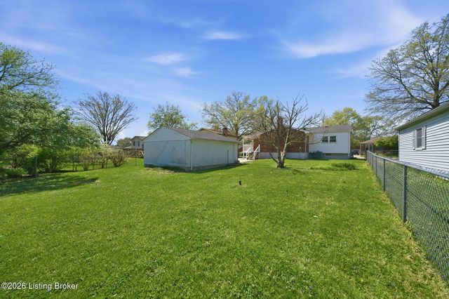 4507 Gaudet Rd, Jeffersontown, KY 40299