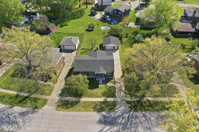 4507 Gaudet Rd, Jeffersontown, KY 40299