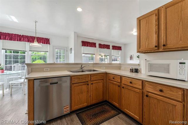 8307 Parkside Drive, Westland, MI 48185