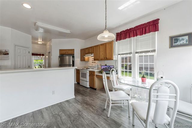 8307 Parkside Drive, Westland, MI 48185