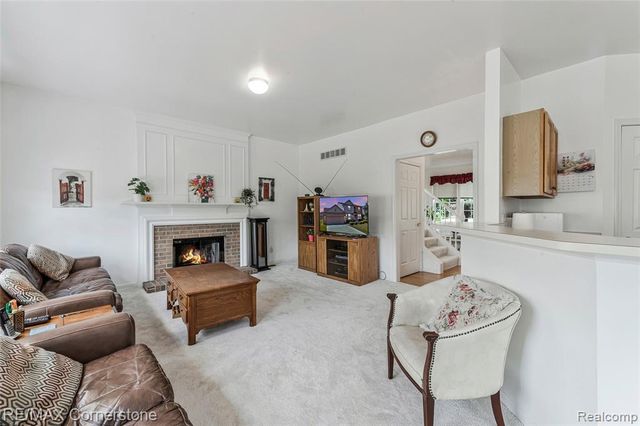 8307 Parkside Drive, Westland, MI 48185