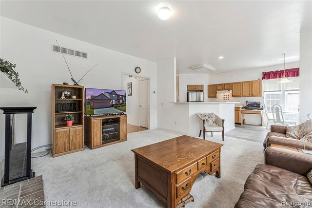 8307 Parkside Drive, Westland, MI 48185