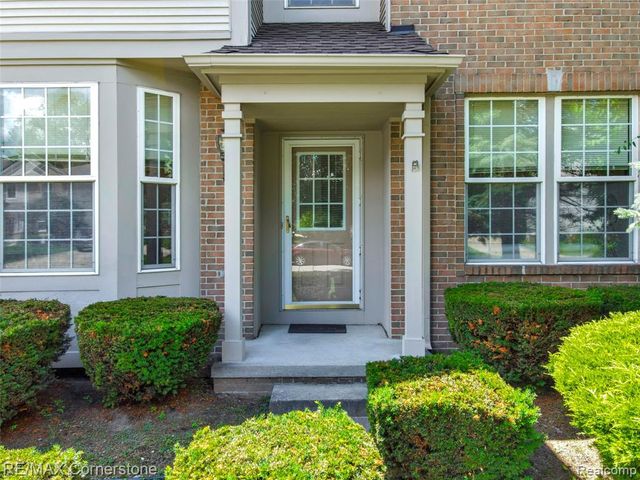 8307 Parkside Drive, Westland, MI 48185