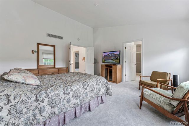 8307 Parkside Drive, Westland, MI 48185