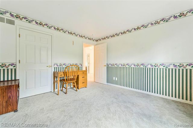 8307 Parkside Drive, Westland, MI 48185