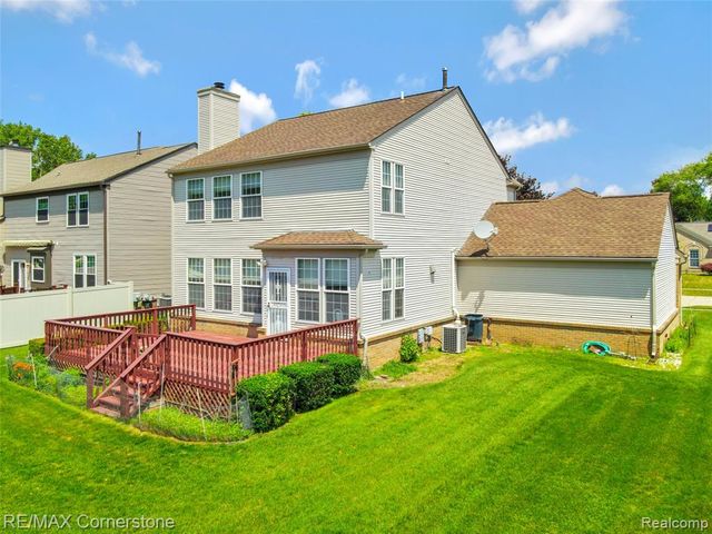 8307 Parkside Drive, Westland, MI 48185