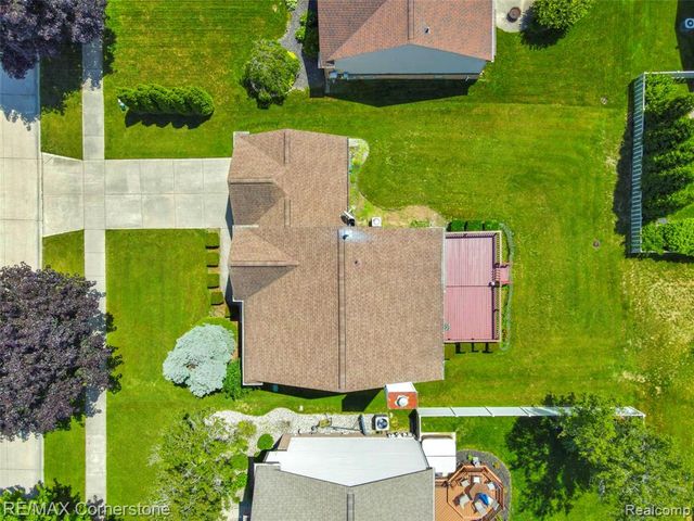 8307 Parkside Drive, Westland, MI 48185
