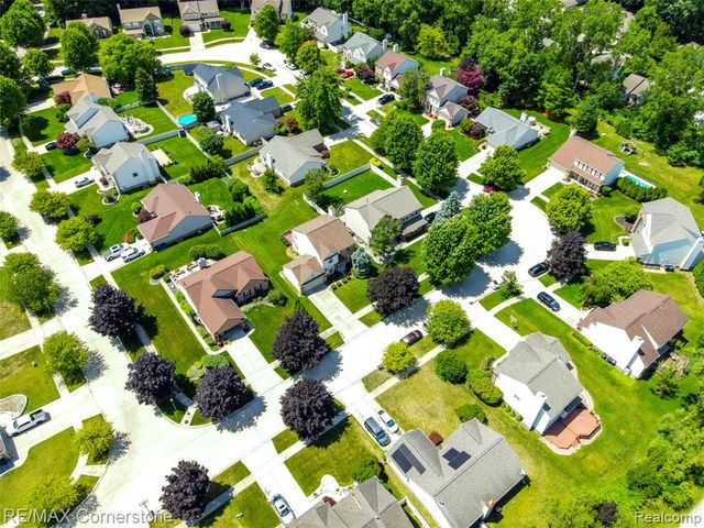 8307 Parkside Drive, Westland, MI 48185