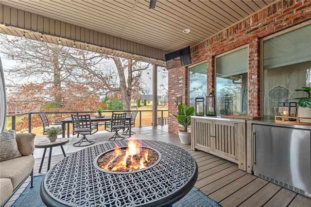 7007 W Balmoral Drive, Rogers, AR 72758