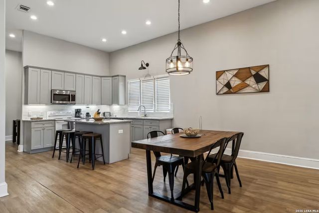 112 Hill St, San Antonio, TX 78212