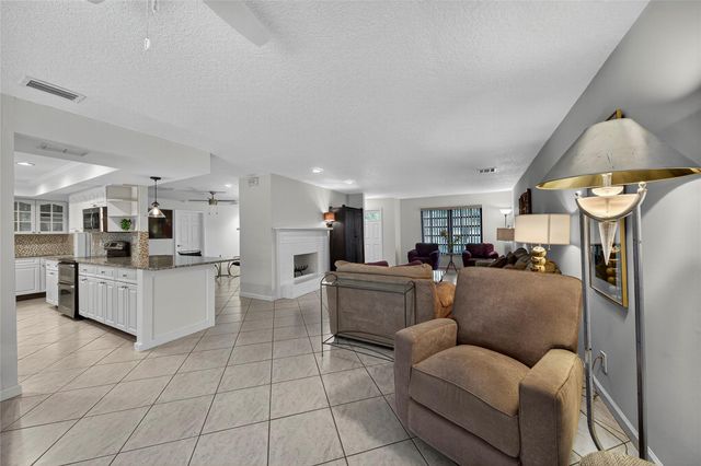 1823 Richard Ln, Palm Springs, FL 33406