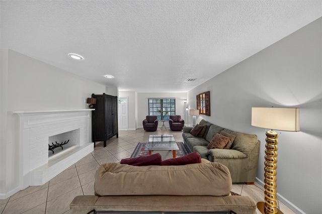 1823 Richard Ln, Palm Springs, FL 33406