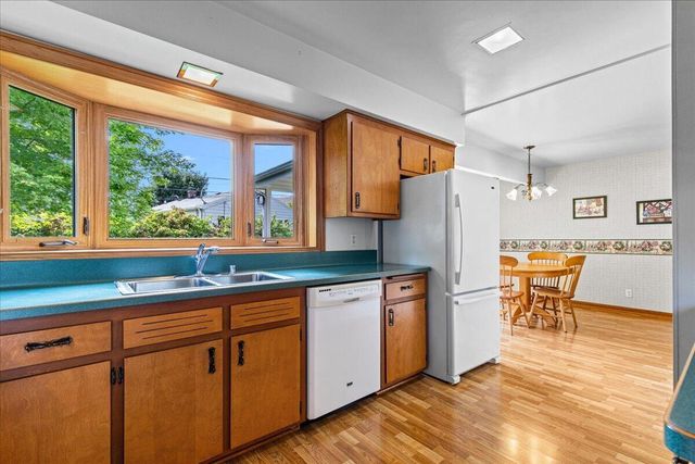 297 Lincoln DRIVE S, West Bend, WI 53095