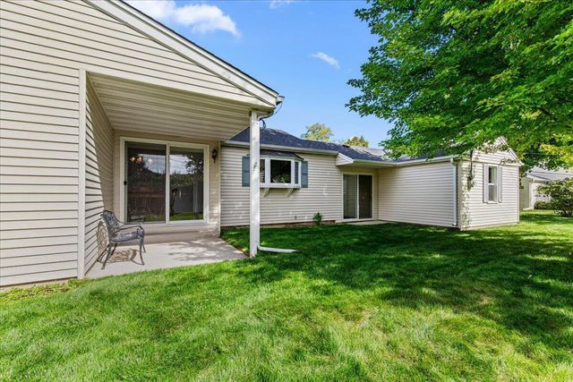 297 Lincoln DRIVE S, West Bend, WI 53095
