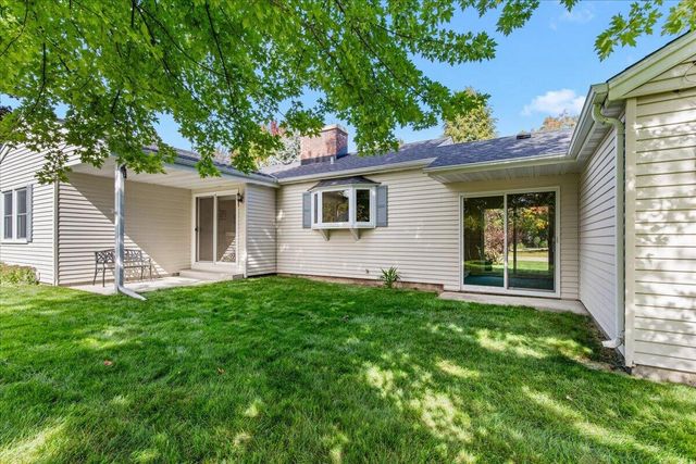 297 Lincoln DRIVE S, West Bend, WI 53095